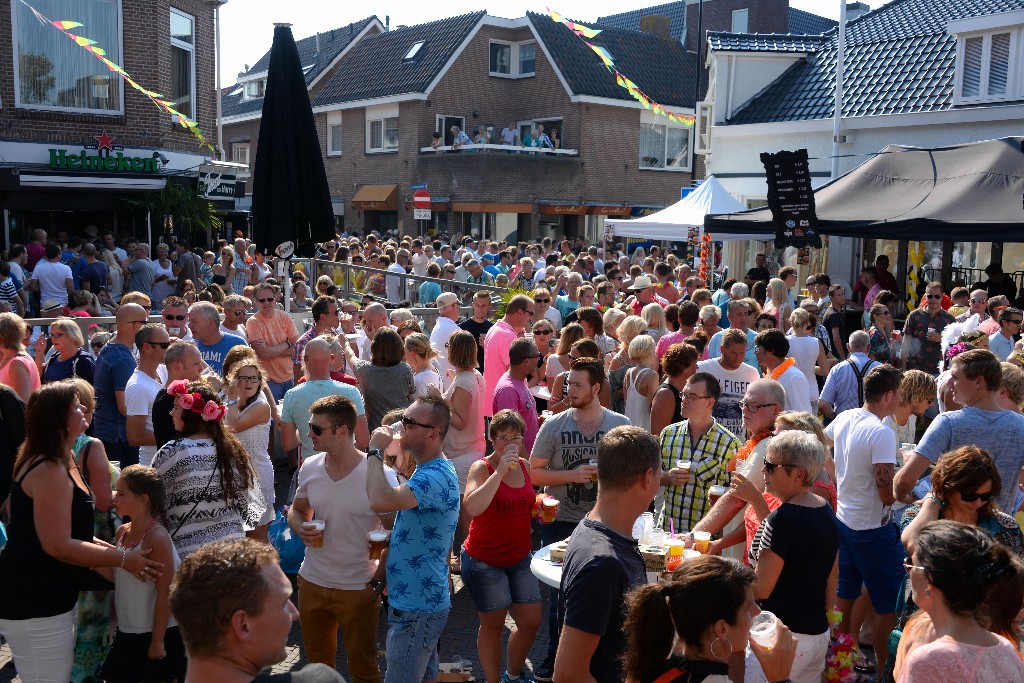 ../Images/Zomercarnaval Noordwijkerhout 195.jpg
